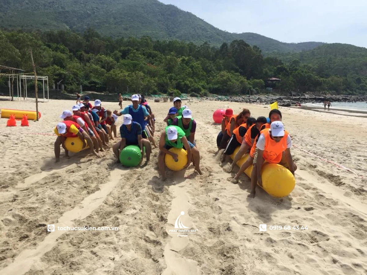 Hoạt động trò chơi nhiều người giúp gắn kết tinh thần đồng đội do PHG triển khai.