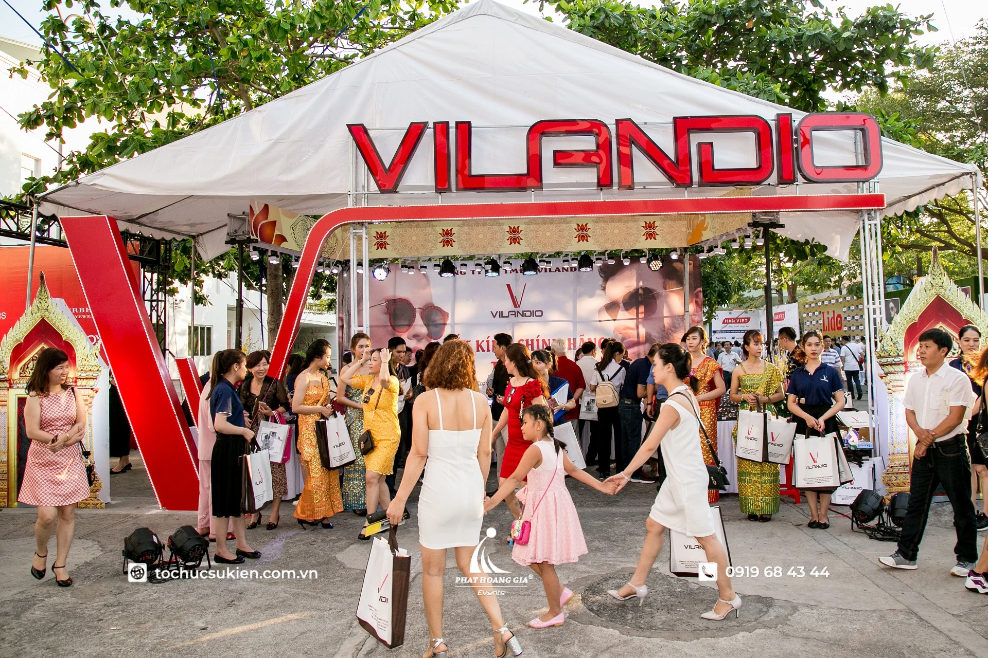 Brand Activation dạng Brand Experience Zone tại khu vực triển lãm giúp khách hàng tương tác trực tiếp với thương hiệu