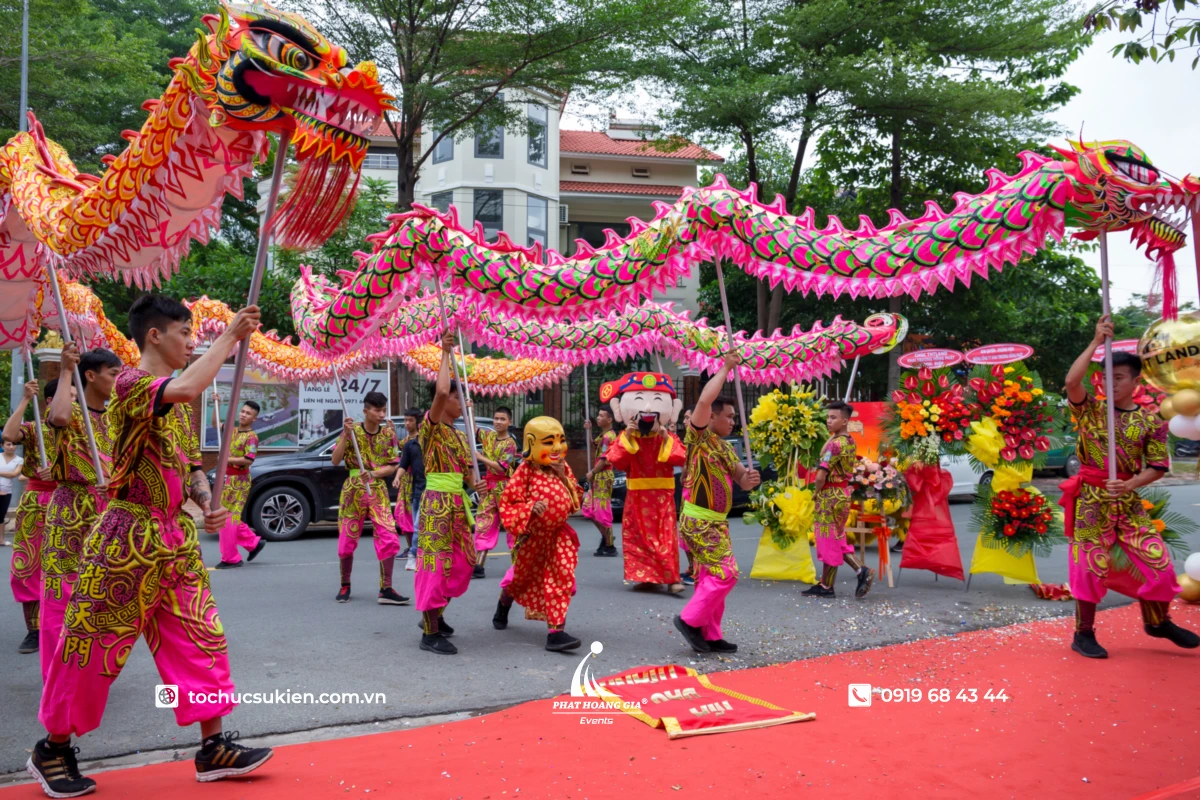 Lựa chọn dịch vụ cho thuê múa lân sư rồng uy tín tại PHG đảm bảo chương trình diễn ra trọn vẹn và suôn sẻ