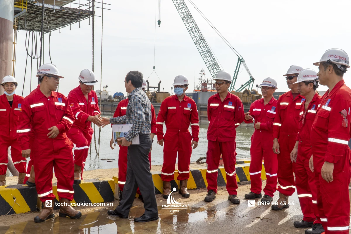 Công tác khảo sát hiện trường thực tế trước khi tổ chức lễ khởi công do Phát Hoàng Gia thực hiện