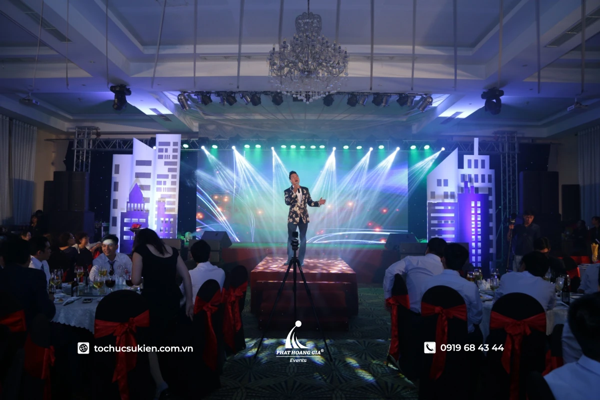 Liveshow là gì – sân khấu biểu diễn với ca sĩ và hệ thống âm thanh ánh sáng ấn tượng