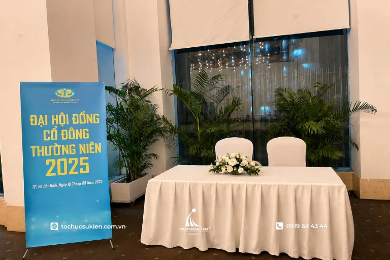 Standee sự kiện: các loại, kích thước và cách chọn phù hợp