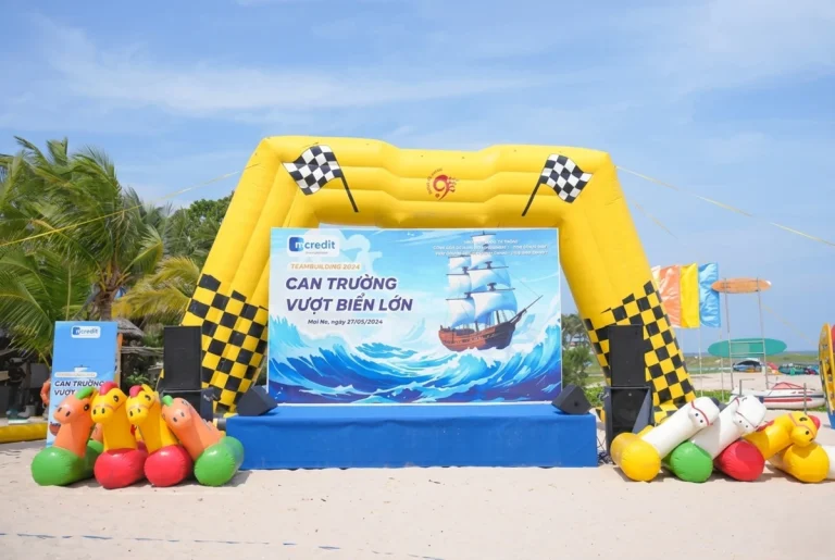 Backdrop teambuilding bãi biển: concept và quy trình thi công