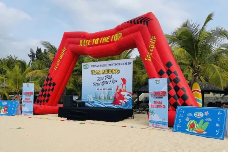Backdrop team building: kích thước, concept và chất liệu