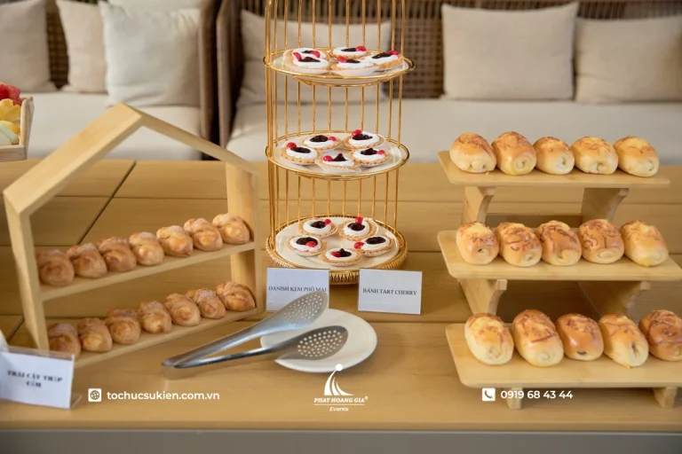 Các loại bánh teabreak: phân nhóm, mẫu menu và bố trí bàn
