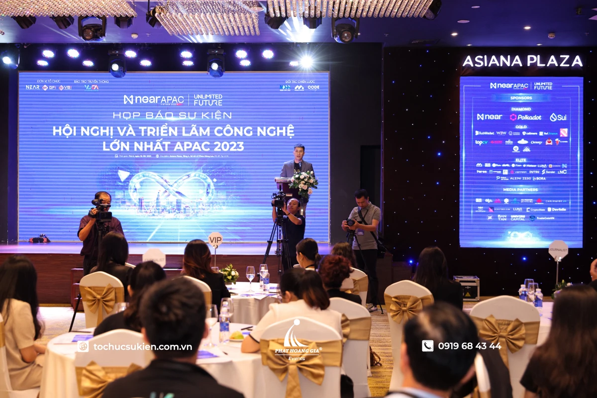 Toàn cảnh buổi họp báo công bố hội nghị triển lãm công nghệ lớn nhất APAC 2023