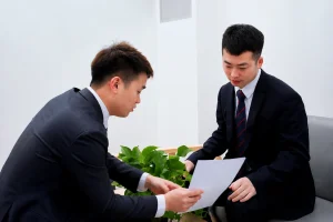 Hợp đồng đặt tiệc: chi tiết điều khoản và cách rà soát
