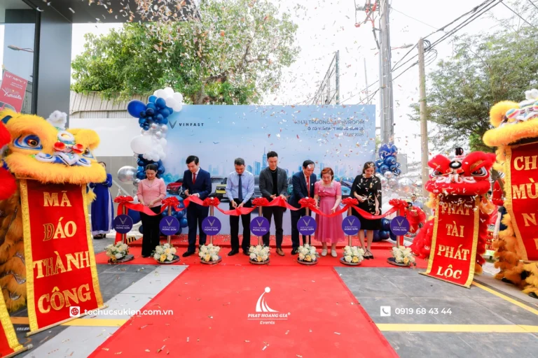 Khai trương cửa hàng: chọn ngày, bày mâm cúng và kịch bản đón khách