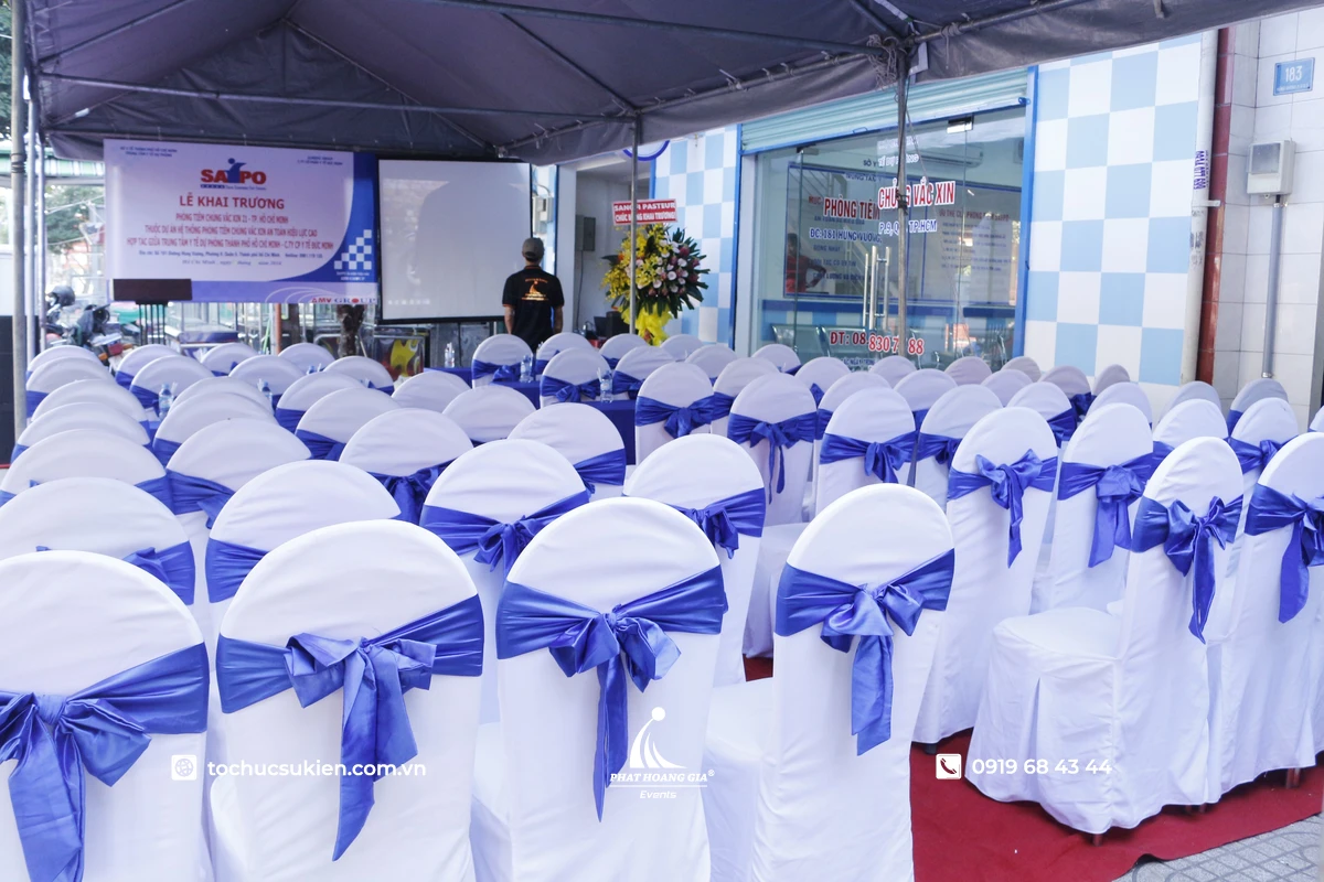 Không gian lễ khai trương được tổ chức ngoài trời do Phát Hoàng Gia triển khai