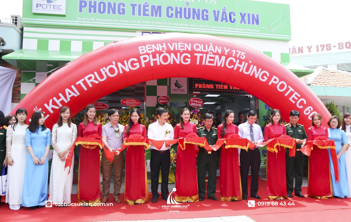 Phát Hoàng Gia tổ chức sự kiện dịch vụ khai trương trọn gói chuyên nghiệp và chỉn chu với nghi thức cắt băng khánh thành