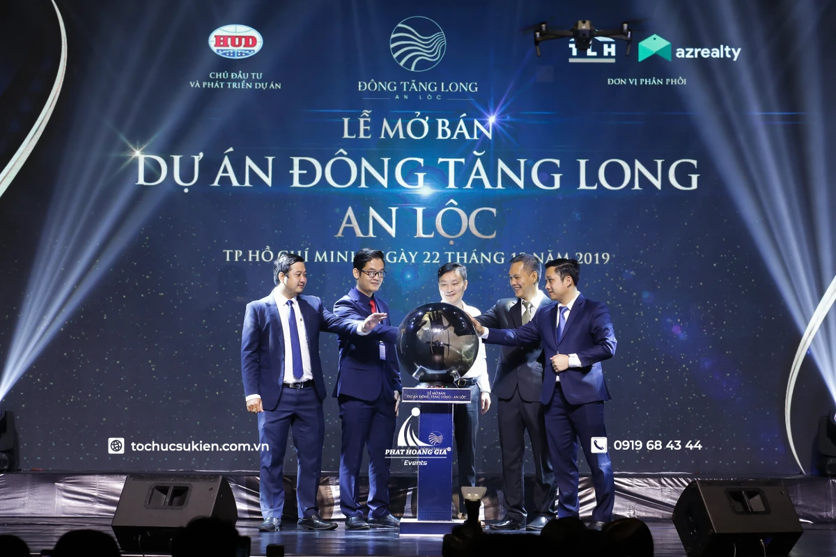 Phát Hoàng Gia tổ chức lễ mở bán bất động sản với toàn cảnh sân khấu hiện đại