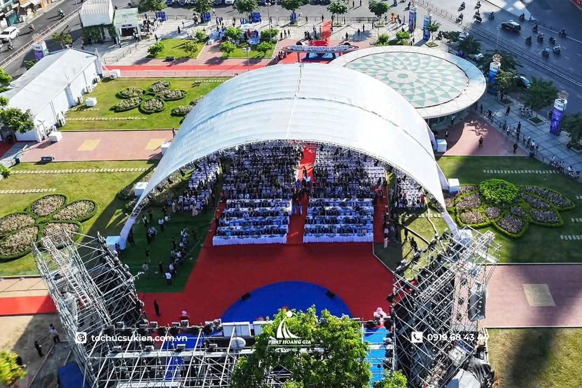 Toàn cảnh nhà bạt di động khi nhìn từ trên cao