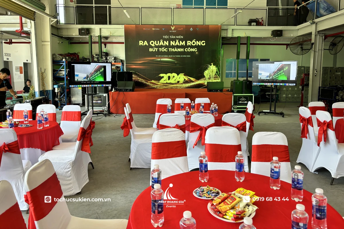 Không khí thân mật tại chương trình tân niên đầu năm nội bộ nhân viên