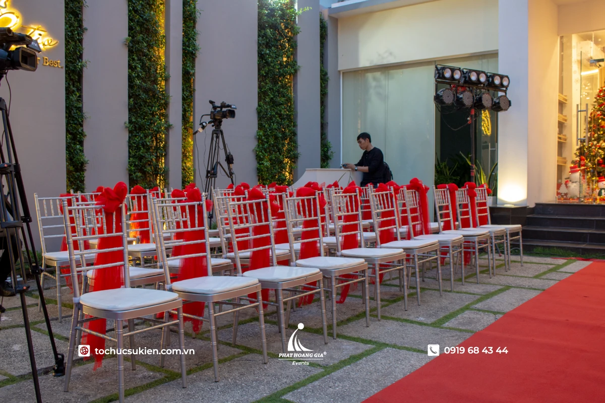 Các kiểu dáng khi thuê bàn ghế phổ biến 