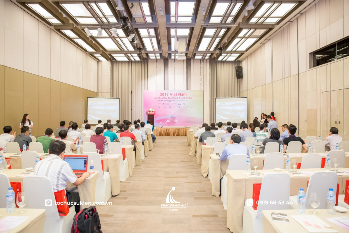 Phạm vi PHG cung cấp dịch vụ thuê máy chiếu tại hội nghị chuyên nghiệp.