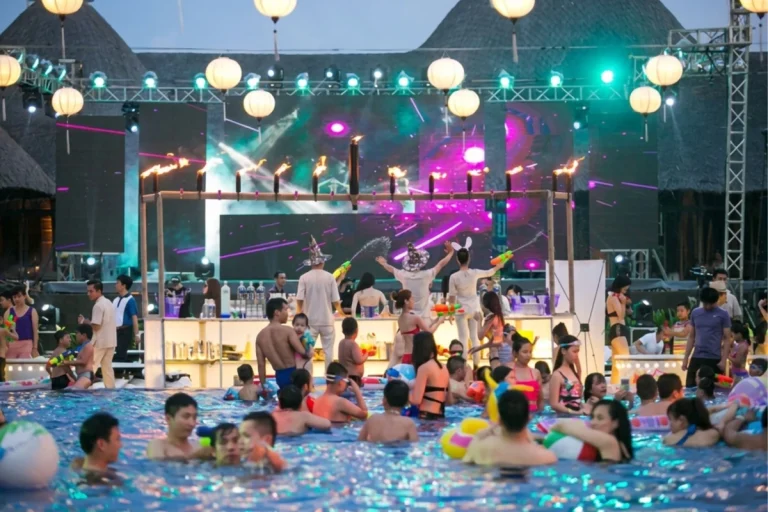 Tiệc bể bơi: pool party là gì, các trò chơi và lưu ý an toàn