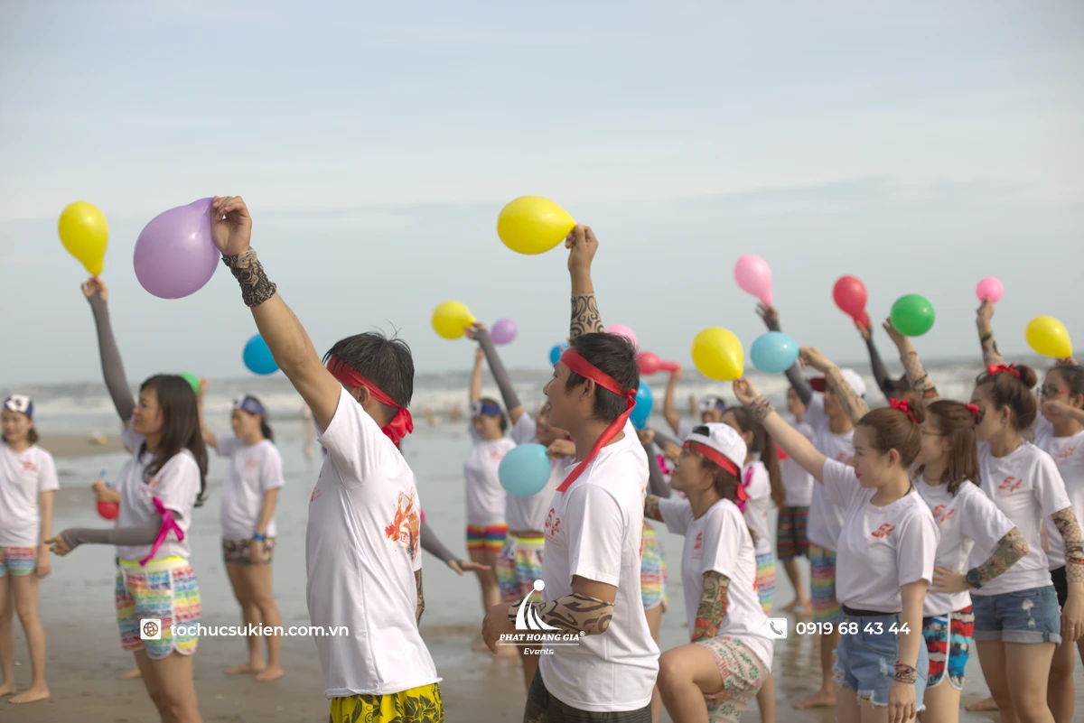 Các trò chơi vui nhộn được tổ chức khi tham gia team building