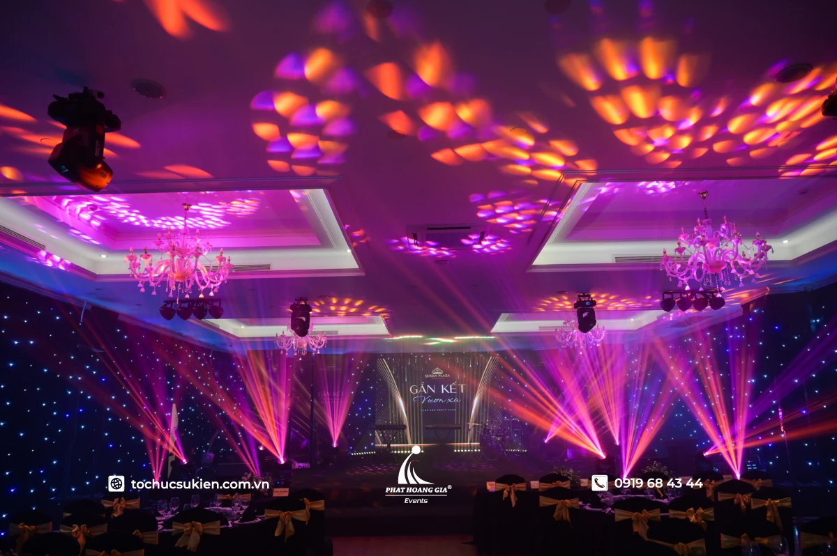 Không gian sân khấu hoành tráng cho buổi tổ chức tiệc Year End Party cuối năm