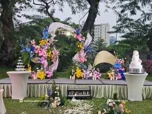 Trang trí backdrop: Ý tưởng, chất liệu và ánh sáng