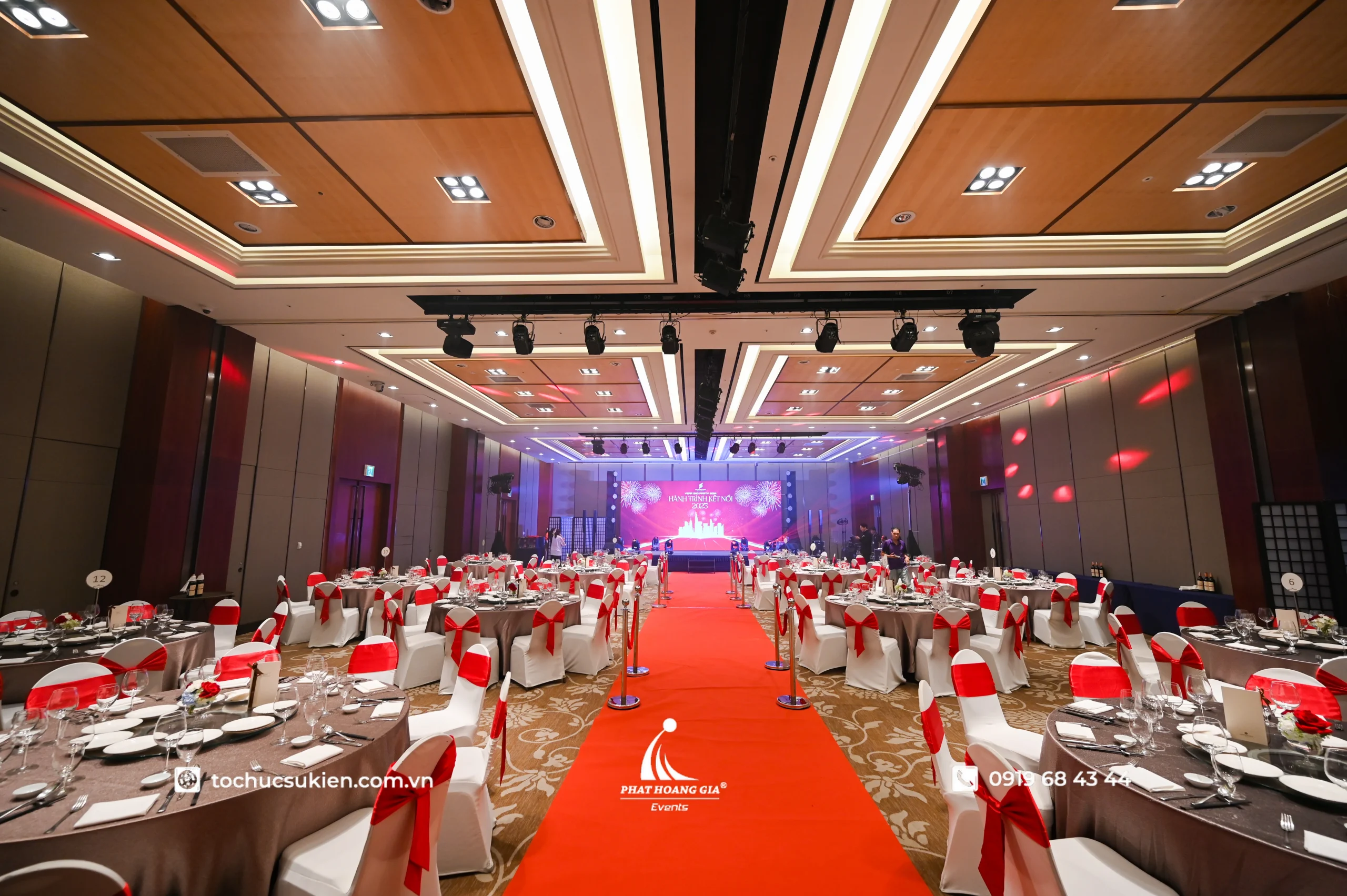 Toàn cảnh venue tổ chức Year End Party doanh nghiệp tại TP.HCM