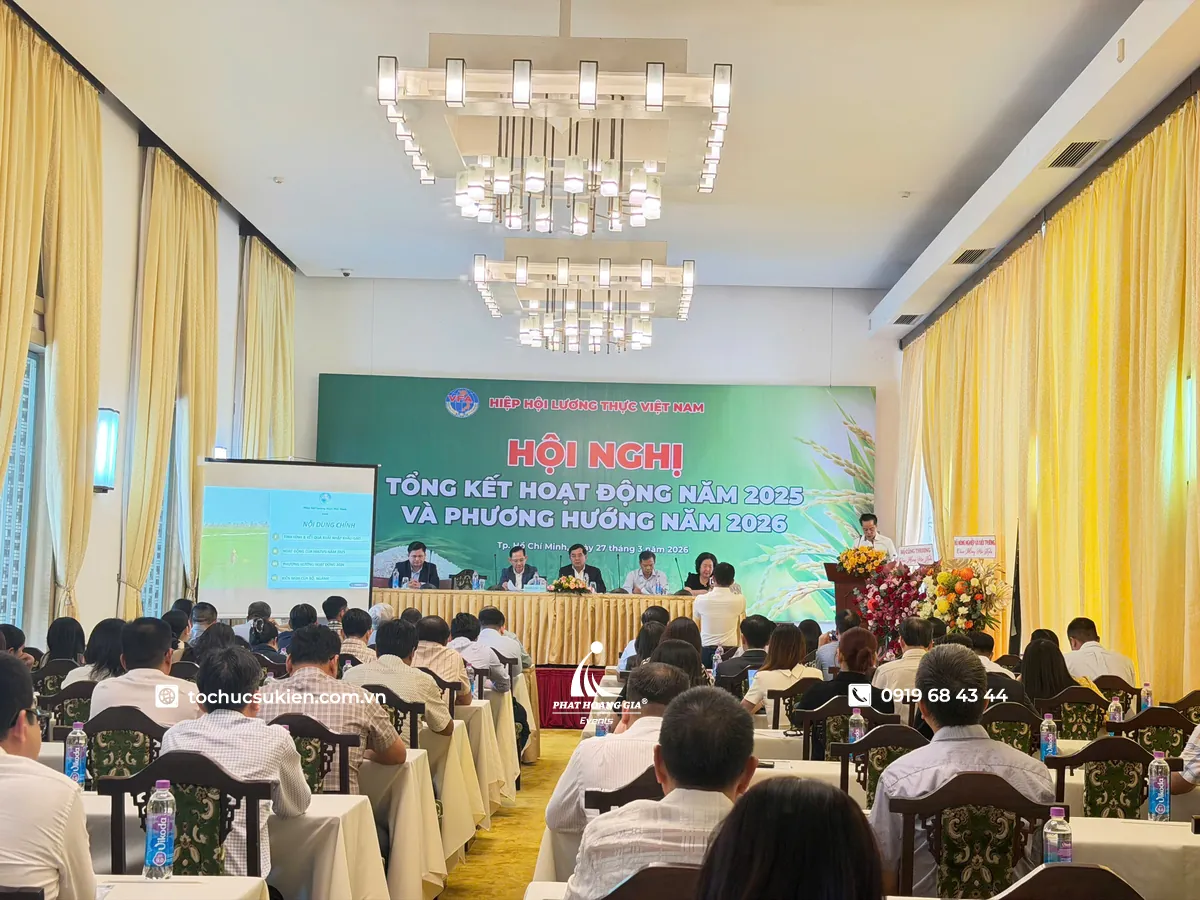 Backdrop hội nghị được làm background sân khấu
