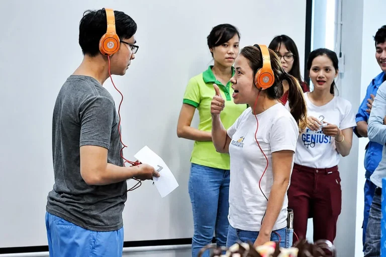 Các trò chơi tập thể trong không gian hẹp phổ biến