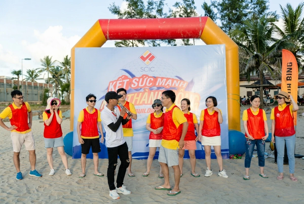 MC dẫn chương trình team building ngoài trời