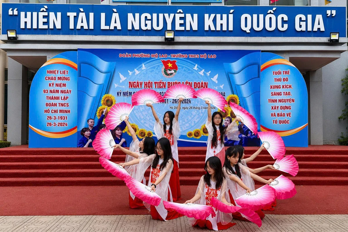Những màn trình diễn văn nghệ góp phần tạo nên không khí hào hứng trong chuỗi hoạt động chào mừng ngày thành lập Đoàn